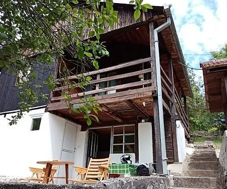 別荘 Vikendica Ovcar Banja